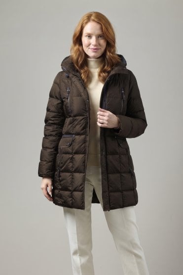 Mary Coat Chocolate