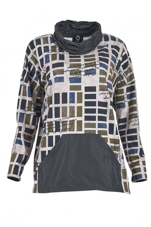 Pantone Top With Contrast Collar & Pouch Multi