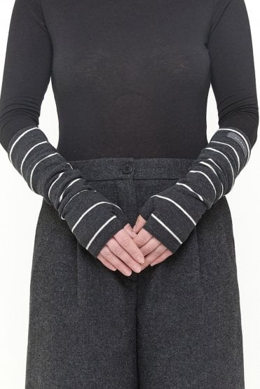 Riga Soft Knit Wrist Warmers Carbone