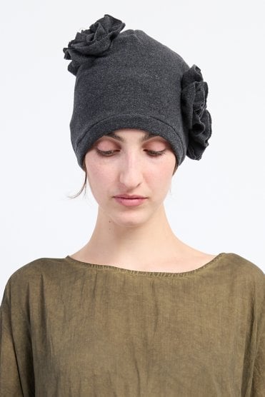 Ruches Soft Knit Hat Carbone